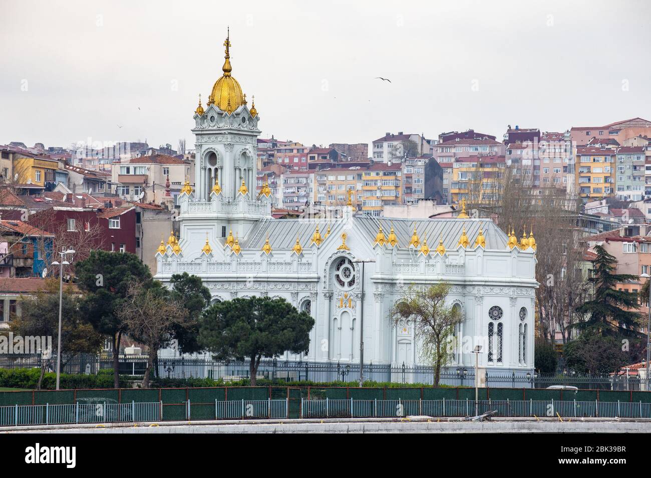 L'église bulgare Saint-Stephen, également connue sous le nom d'église bulgare de fer, est une église orthodoxe bulgare à Balat. Banque D'Images