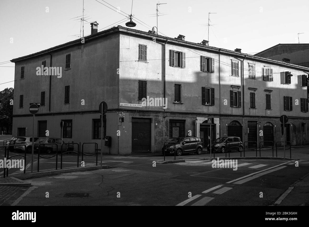 Cremona, Lombardie, Italie - 30 avril - 1 mai 2020 - une ville déserte pendant l'épidémie de coronavirus a verrouillé la phase 2 et la crise économique Banque D'Images