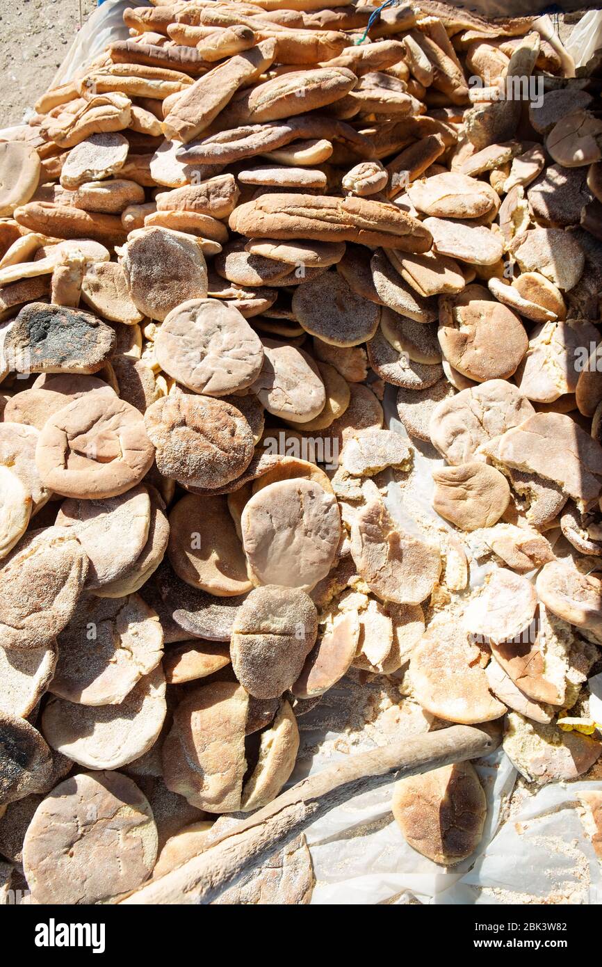 Beaucoup de pain marocain, marché alimentaire, Maroc Banque D'Images