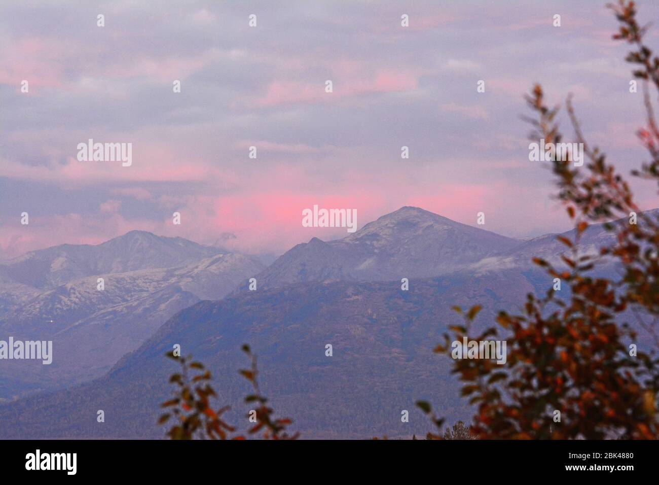 Coucher de soleil sur les montagnes en Alaska Banque D'Images