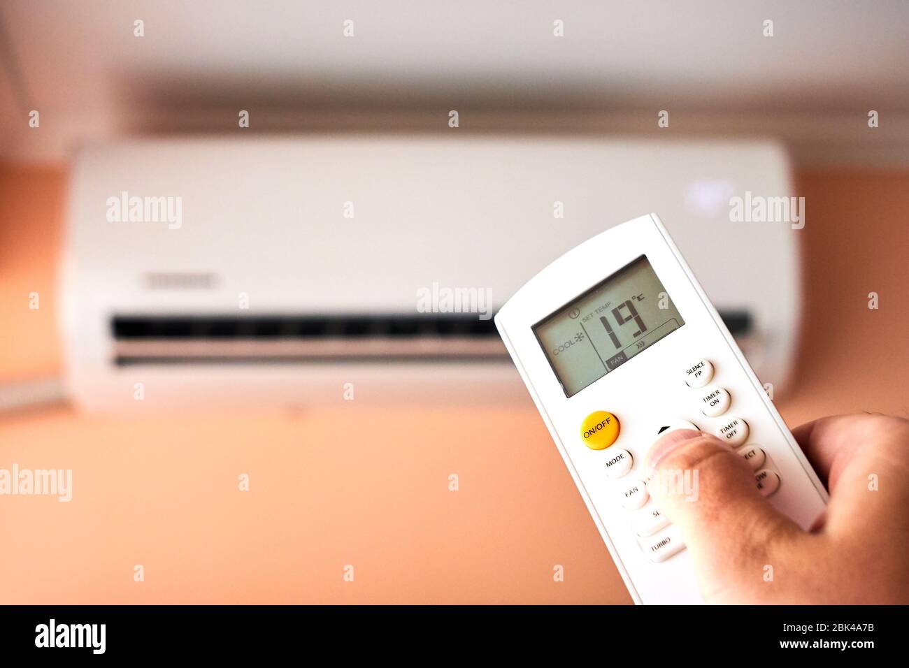 Climatiseur fendu, télécommande de fonctionnement manuel Banque D'Images