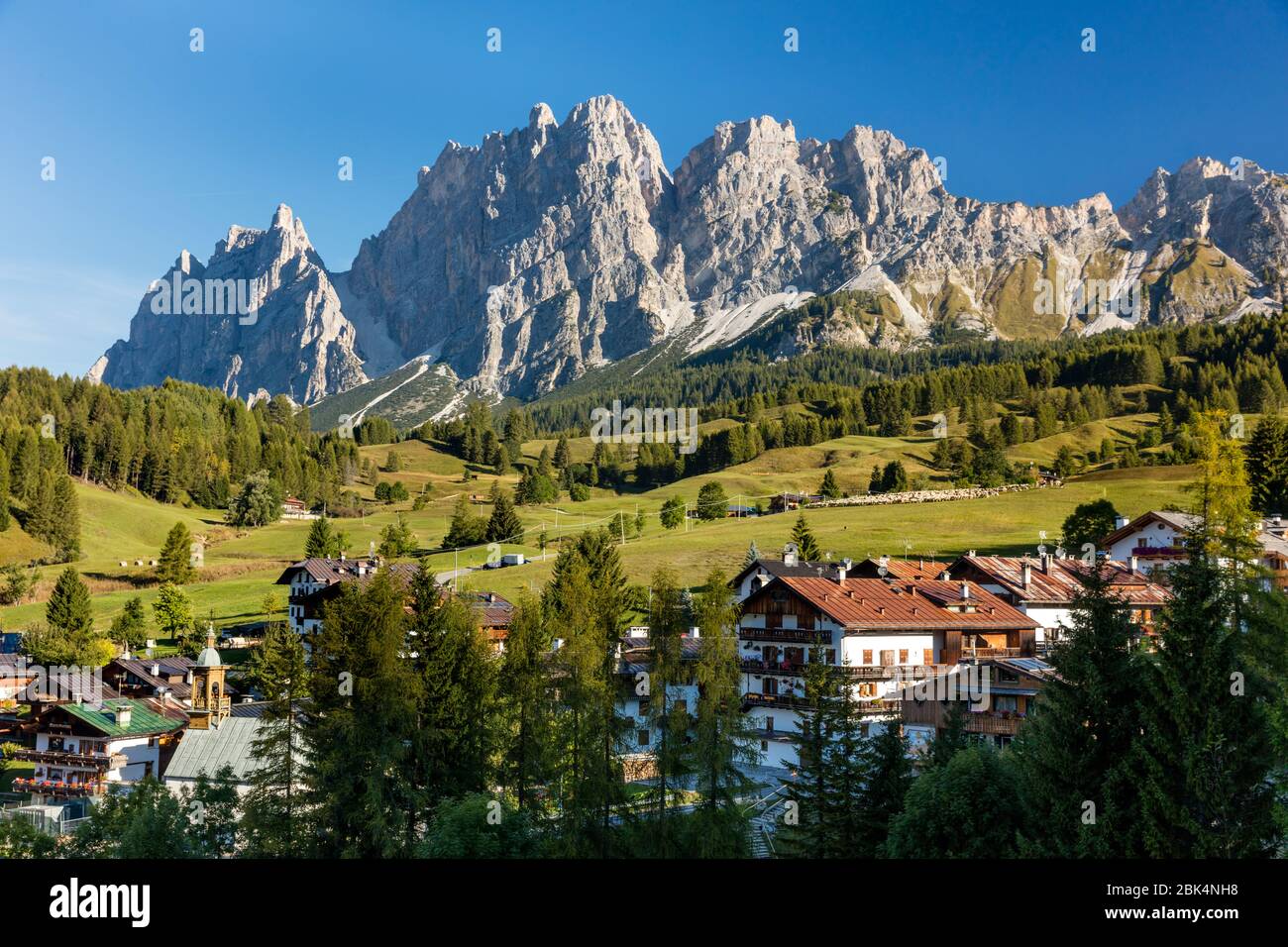 Monte Cristallo et les montagnes des Dolomites près de Cortina d'Ampezzo, Belluno, Italie Banque D'Images