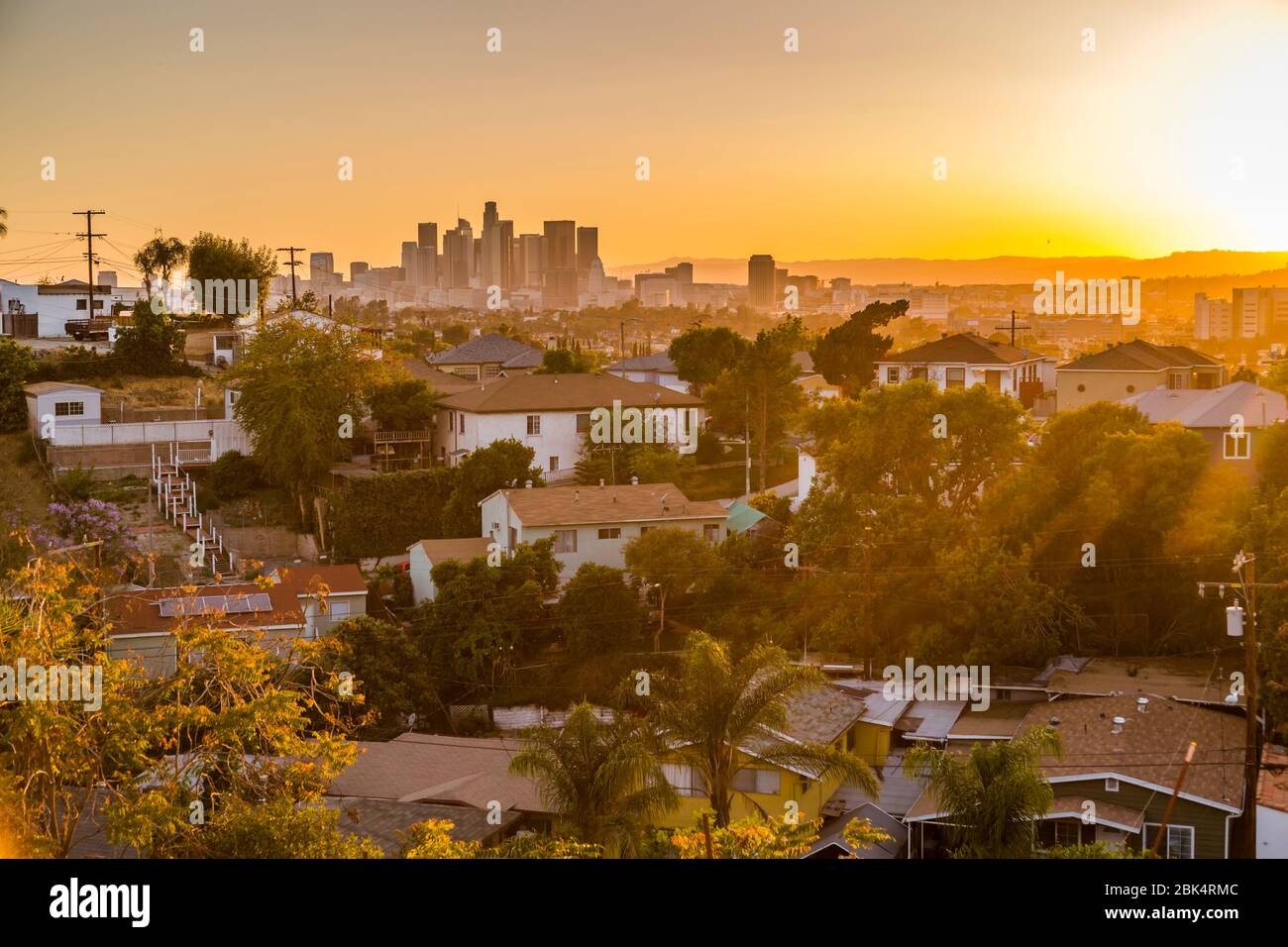 Vue sur les gratte-ciel du centre-ville au coucher du soleil, Los Angeles, Californie, États-Unis d'Amérique Banque D'Images