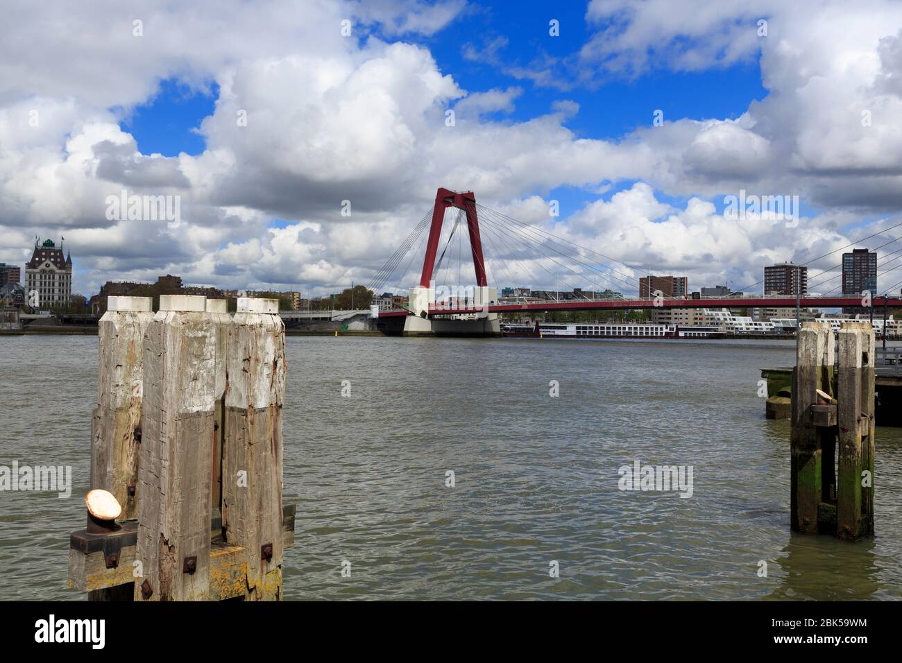 Pont Willems, Maas River, Rotterdam, Hollande-Méridionale, Pays-Bas, Europe Banque D'Images