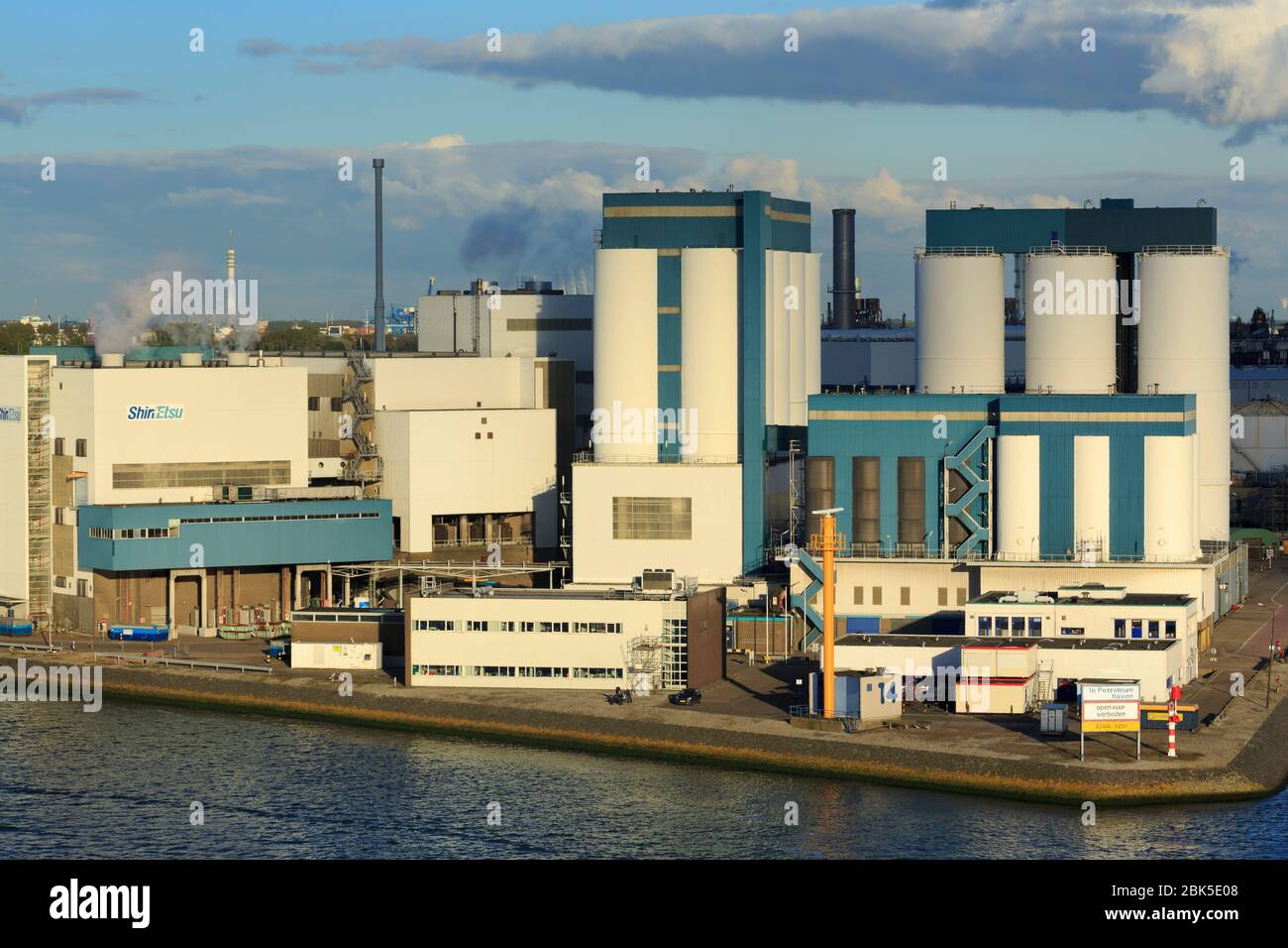 Usine PVC Shin Etsu, Port de Rotterdam, Pays-Bas, Europe Banque D'Images