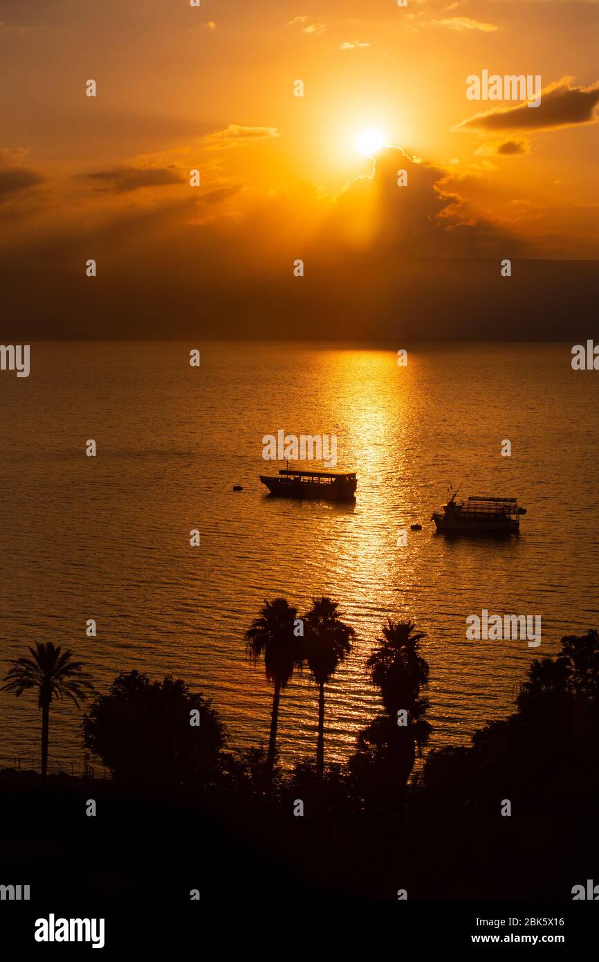 Lever de soleil sur la mer de Galilée, lac Tibériade, Israël Banque D'Images