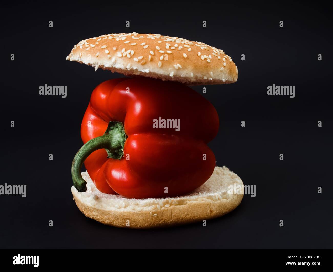 Hamburger végétarien ou concept de nourriture saine. Aliments de légumes frais. Banque D'Images