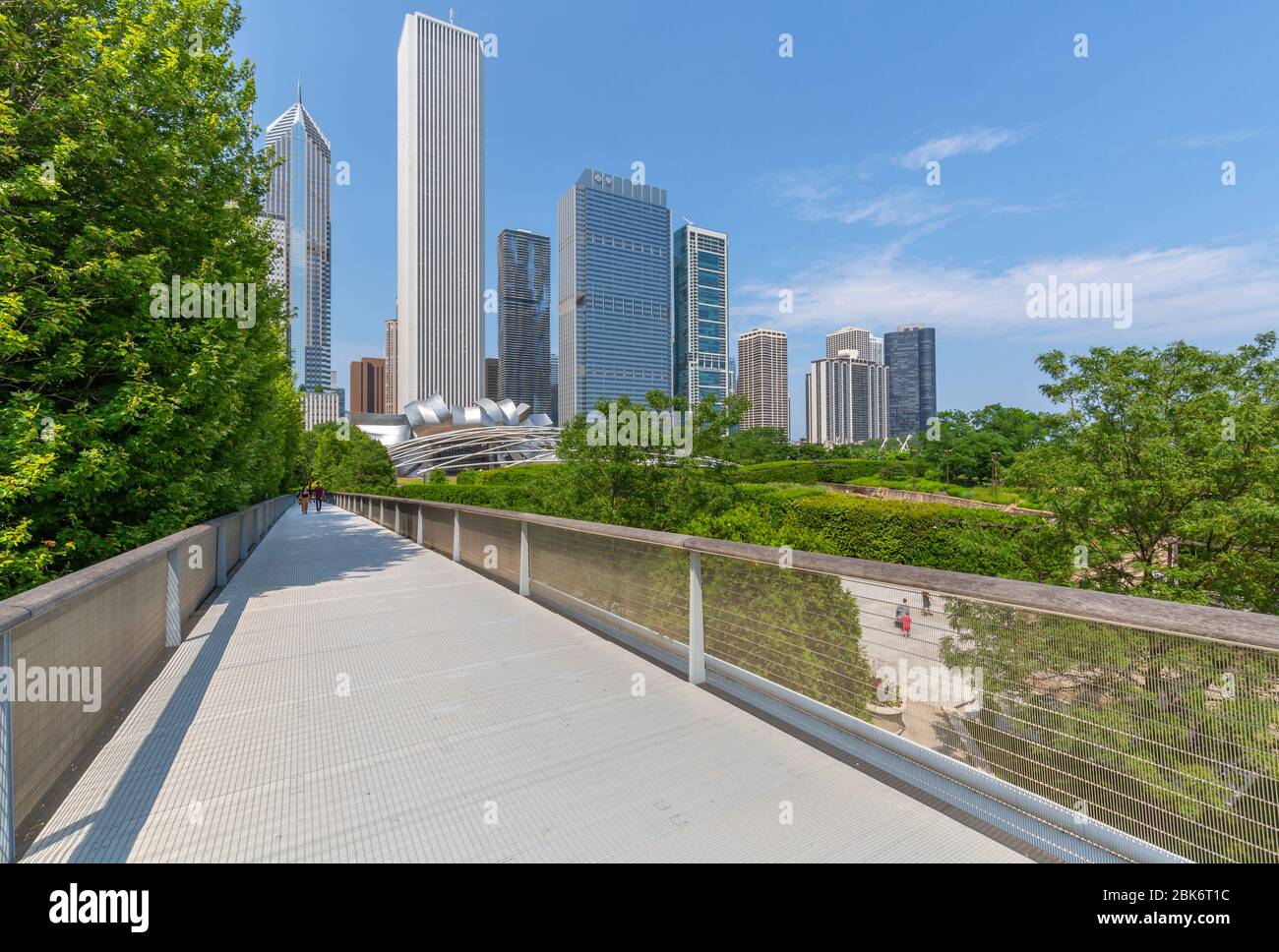 Vue sur les gratte-ciel de la ville et Nichols Bridgeway, centre-ville de Chicago, Illinois, États-Unis d'Amérique, Amérique du Nord Banque D'Images