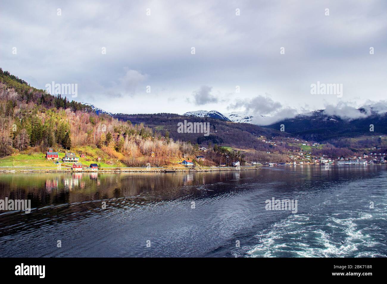 fjords norvégiens béatiful, vie en norvège, paysage norvégien, littoral norvégien Banque D'Images