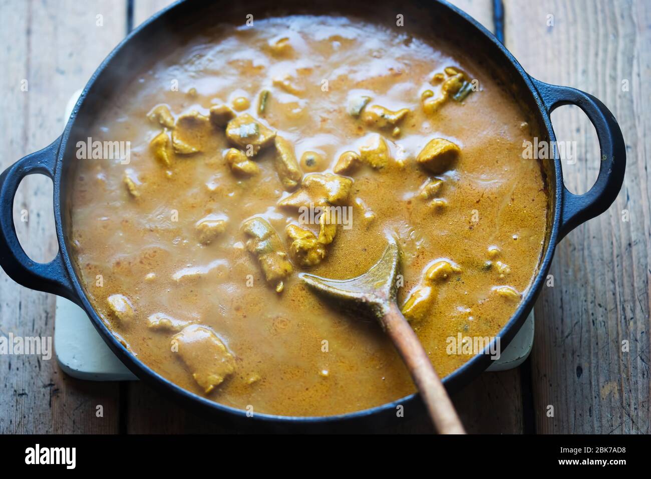 Porc thaïlandais et curry d'arachide à la coriandre Banque D'Images