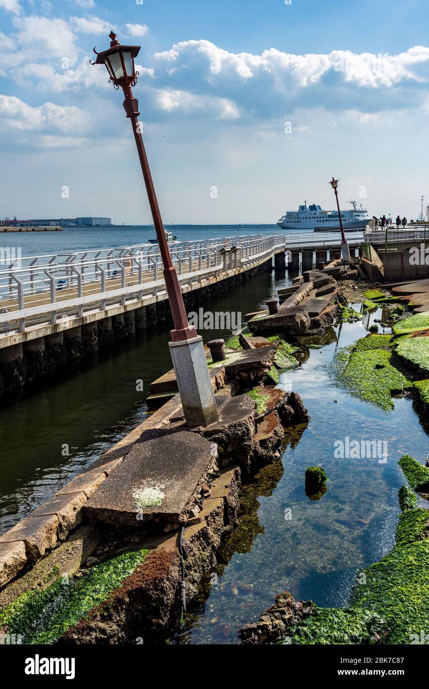 Le parc commémoratif du tremblement de terre du port de Kobe, commémorant le grand tremblement