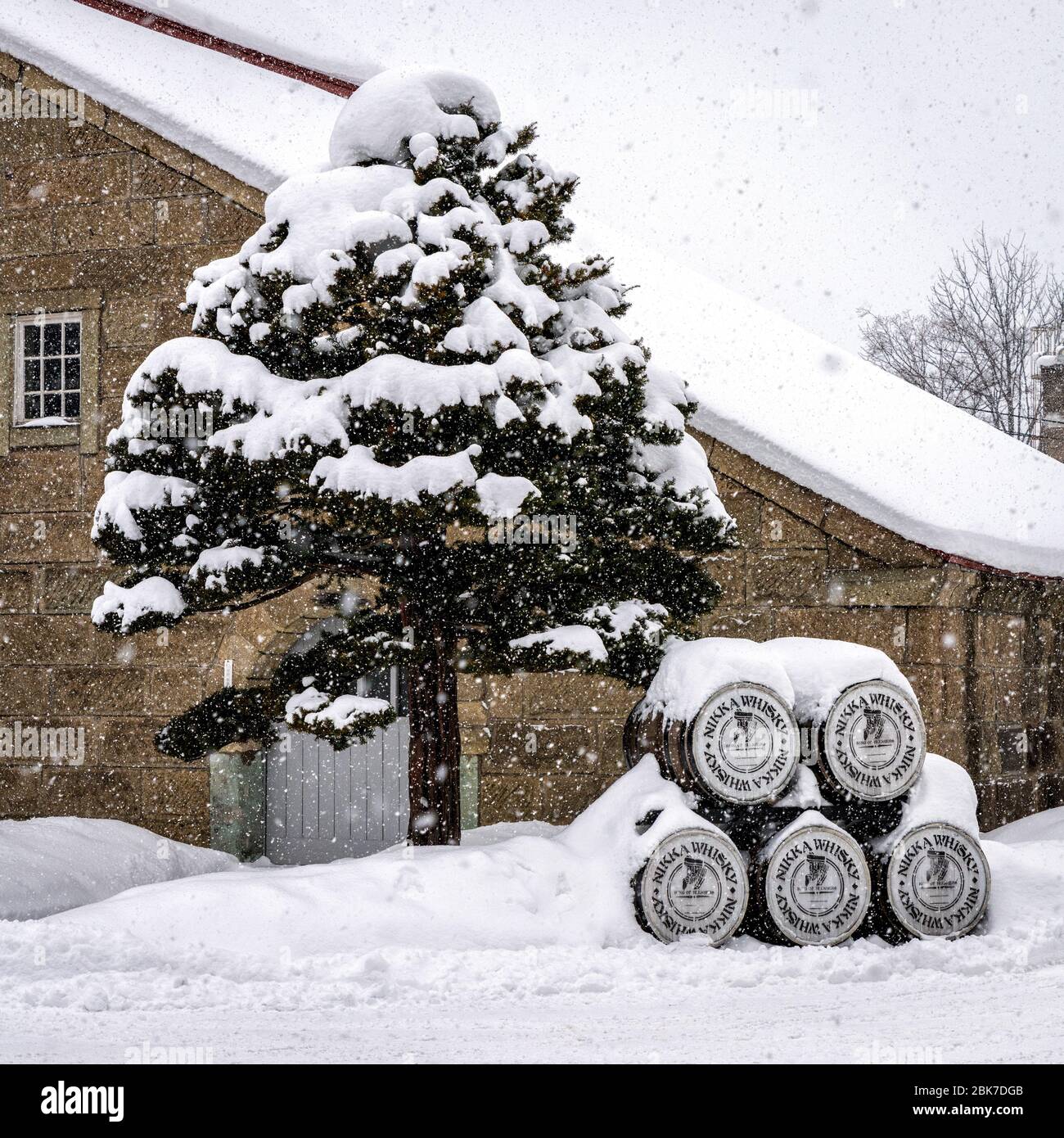 Distillerie Nikka dans la neige, Hokkaido, Japon Banque D'Images