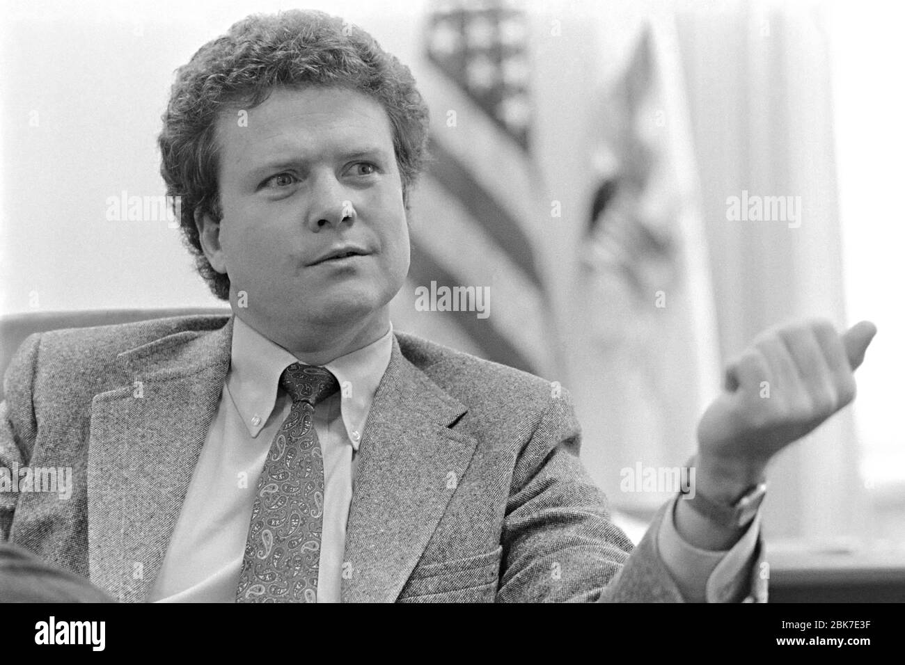 Sous-secrétaire de la Défense et auteur le plus vendu James Webb lors d'une interview au Pentagone le 7 novembre 1984 à Washington, DC. Banque D'Images