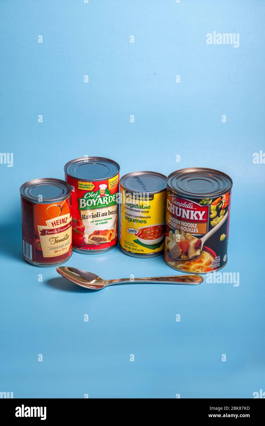 11 avril 2020 - Halifax, Canada : le chef Boyardee, Heinz et Campbells proposent des soupes en boîtes Banque D'Images