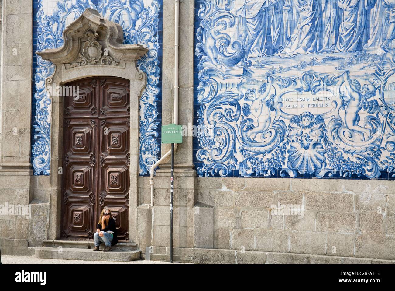 Façade en tuiles sur l'église de Carmo, Porto, Portugal, Europe Banque D'Images