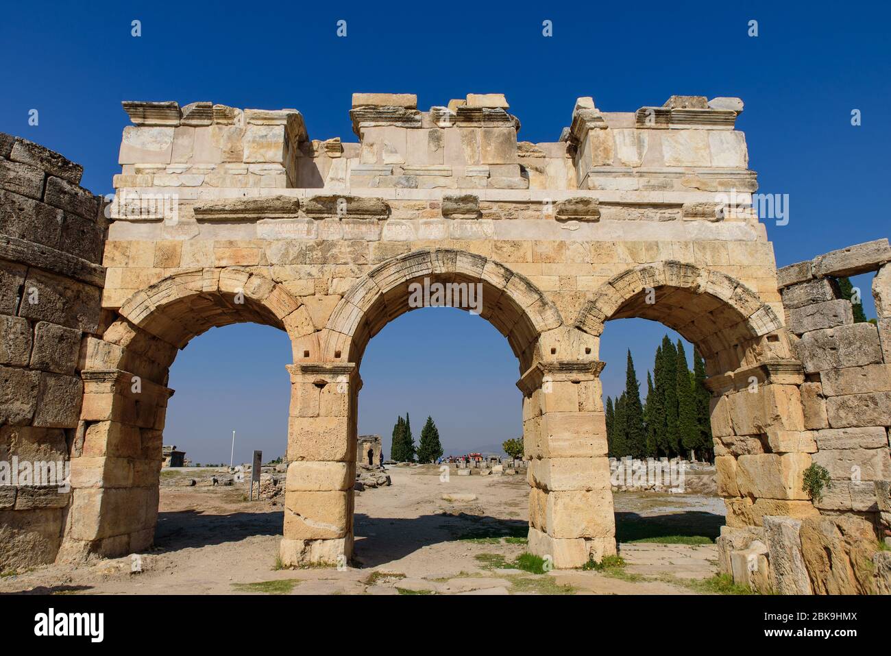 Ruines de Hiérapolis, une ancienne ville grecque, à Pamukkale, Turquie Banque D'Images