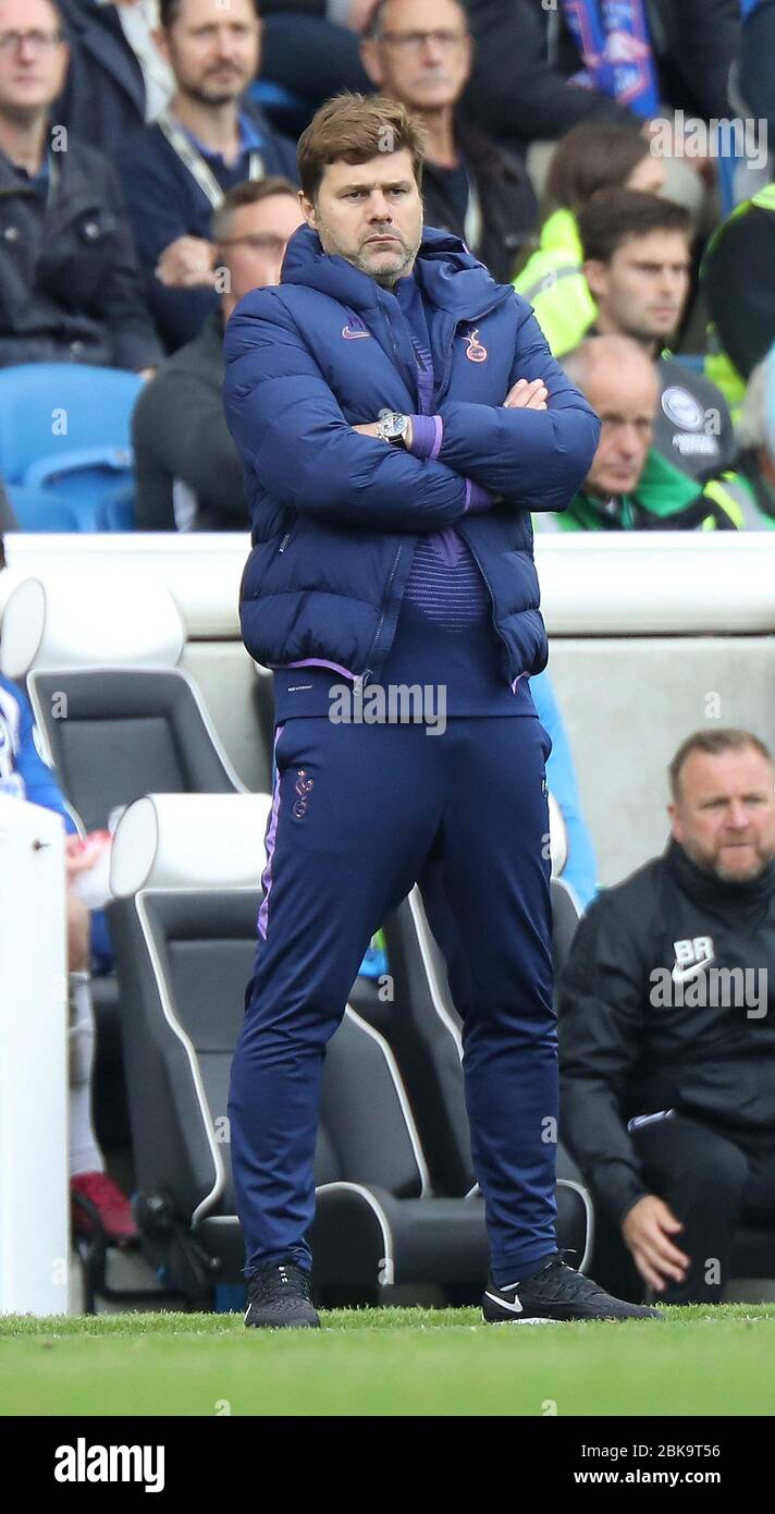 Mauricio Pochettino, le Manager de Tottenham, a l'air déjecté lors d'un match de football de la Premier League anglaise entre Brighton et Hove Albion et Tottenham Hotspur au stade Amex de Brighton, Grande-Bretagne, le 5 octobre 2019 Banque D'Images