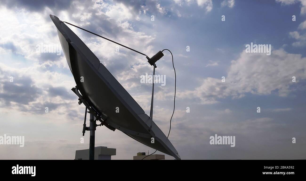 Réflecteur parabolique d'antenne parabolique Banque de photographies et