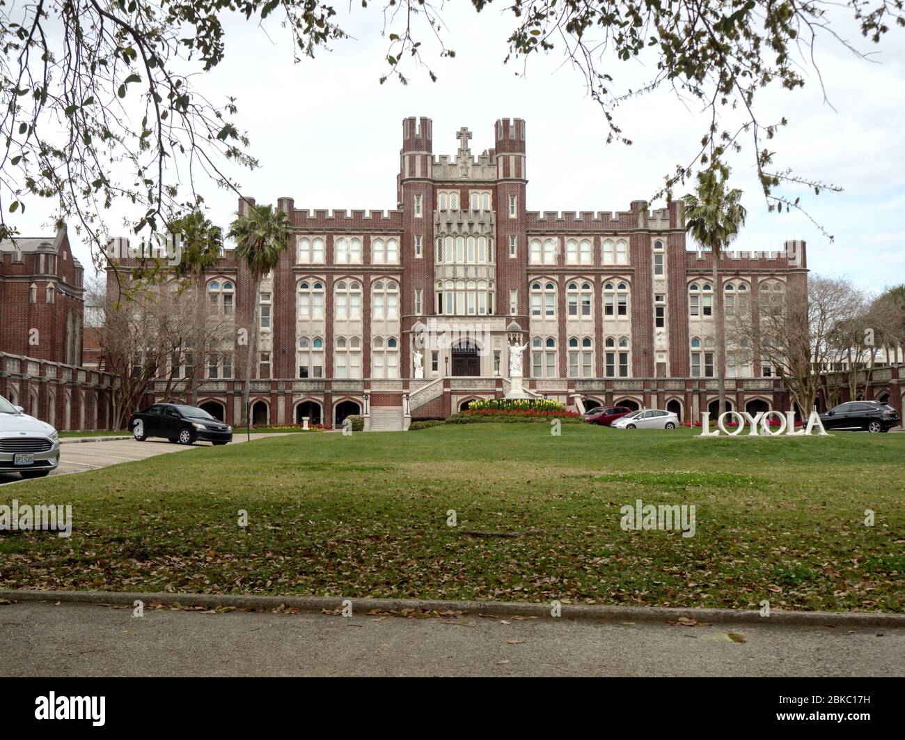 La Nouvelle-Orléans, Louisiane, États-Unis - 2020 : campus principal de l'Université Loyola, situé sur l'avenue St Charles, en face du parc Audubon. Banque D'Images