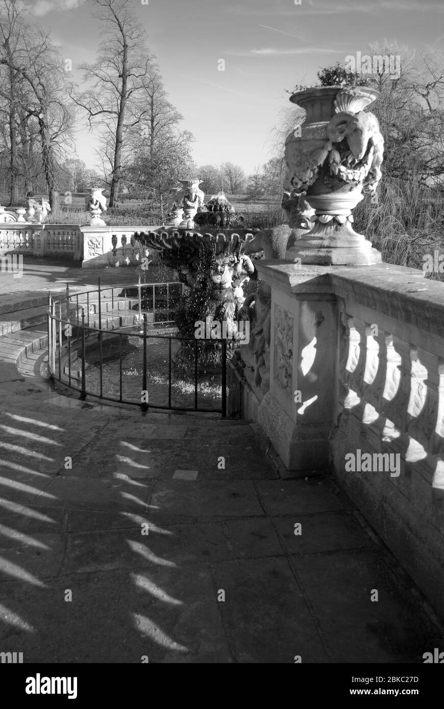 Jardin d'eau Architecture paysagère classique traditionnel Italien Gardens Kensington Gardens, Londres W2 2UH par James Pennethorne Banque D'Images