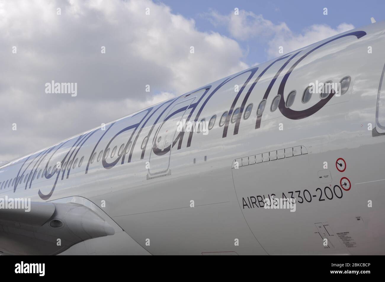Virgin Atlantic Airbus A330 à l'aéroport de Londres Gatwick Banque D'Images Virgin Atlantic Airbus A330 à l'aéroport de Londres Gatwick Banque D'Images