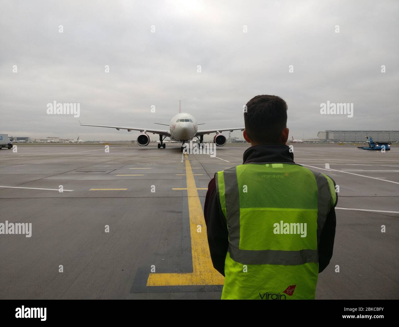 Virgin Atlantic Airbus A330 à l'aéroport de Londres Gatwick Banque D'Images Virgin Atlantic Airbus A330 à l'aéroport de Londres Gatwick Banque D'Images