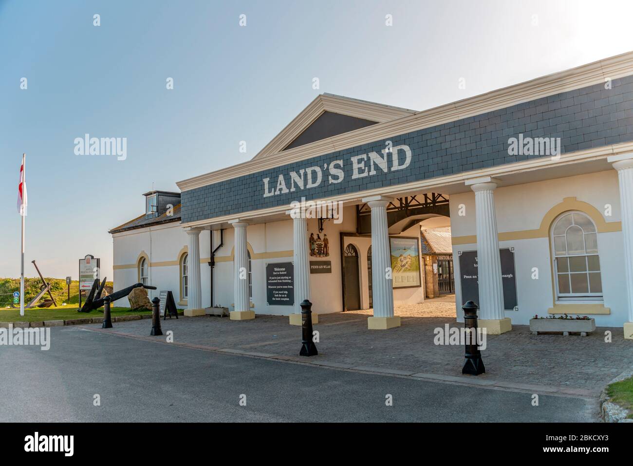 Entrée au centre d'accueil de Lands End, Cornwall, Angleterre, Royaume-Uni Banque D'Images