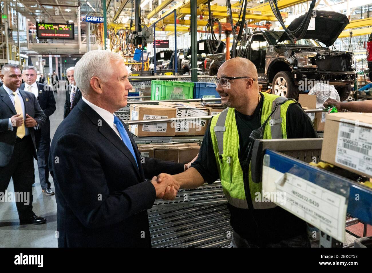 Le 24 avril 2019, le vice-président Mike Pence a visité une usine Ford à Detroit, Michigan, pour souligner le rôle de l'entreprise dans l'économie américaine et sa contribution à la fabrication américaine. Banque D'Images