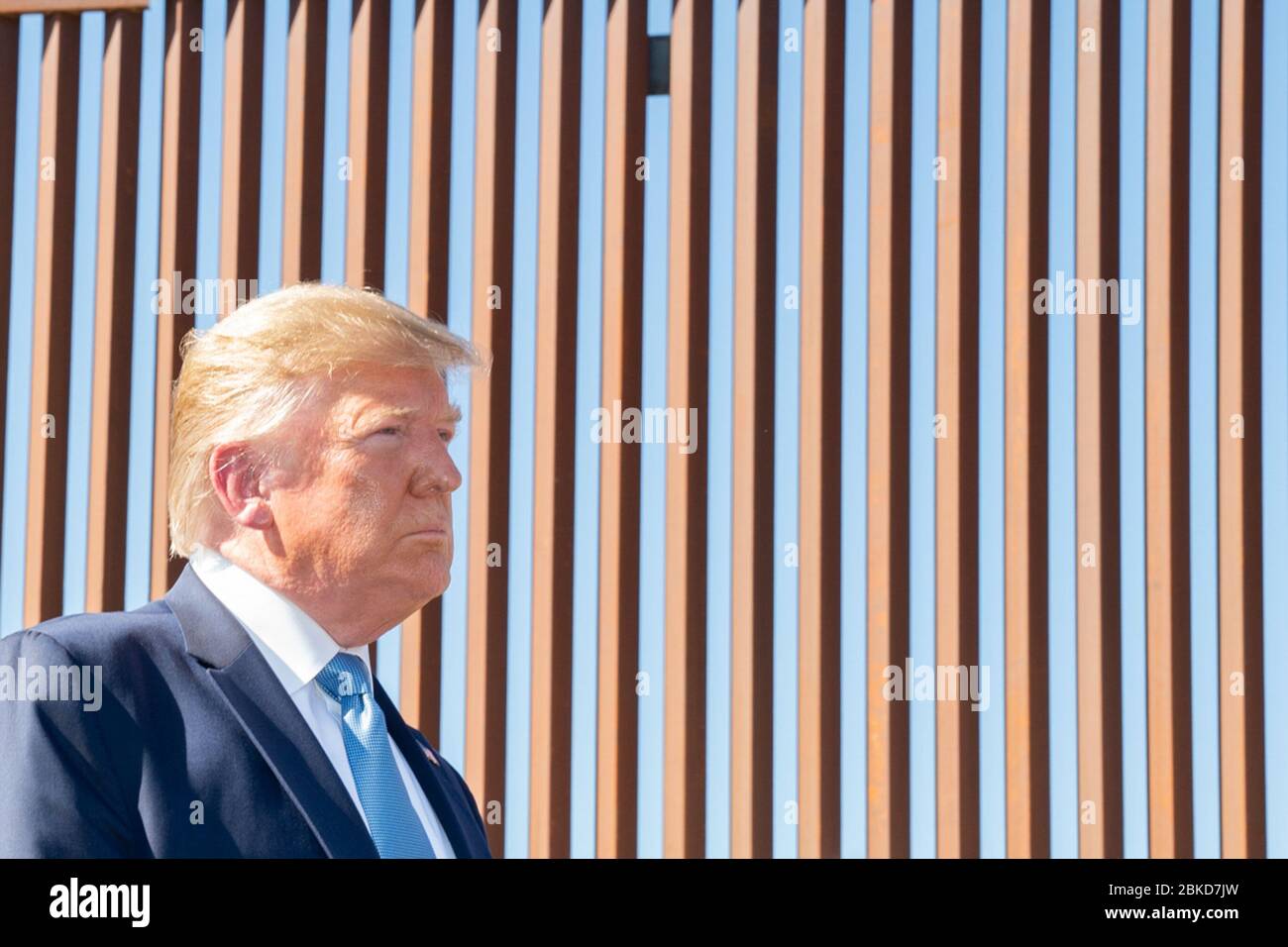Le président Donald J. Trump visite Otay Mesa, en Californie, le 18 septembre 2019, pour examiner les clôtures frontalières et discuter de la sécurité frontalière le long de la frontière américano-mexicaine à San Diego. Banque D'Images