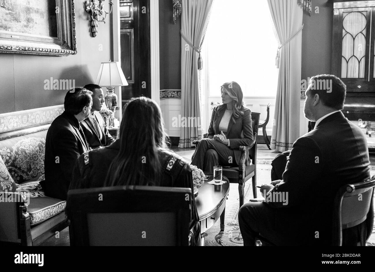 Le 18 novembre 2019, la première dame Melania Trump a rencontré le musicien Billy Ray Cyrus et la famille de Channing Smith pour discuter de la cyberintimidation et de la sécurité en ligne. Channing Smith est mort tragiquement par suicide après un incident de cyber-intimidation. Banque D'Images