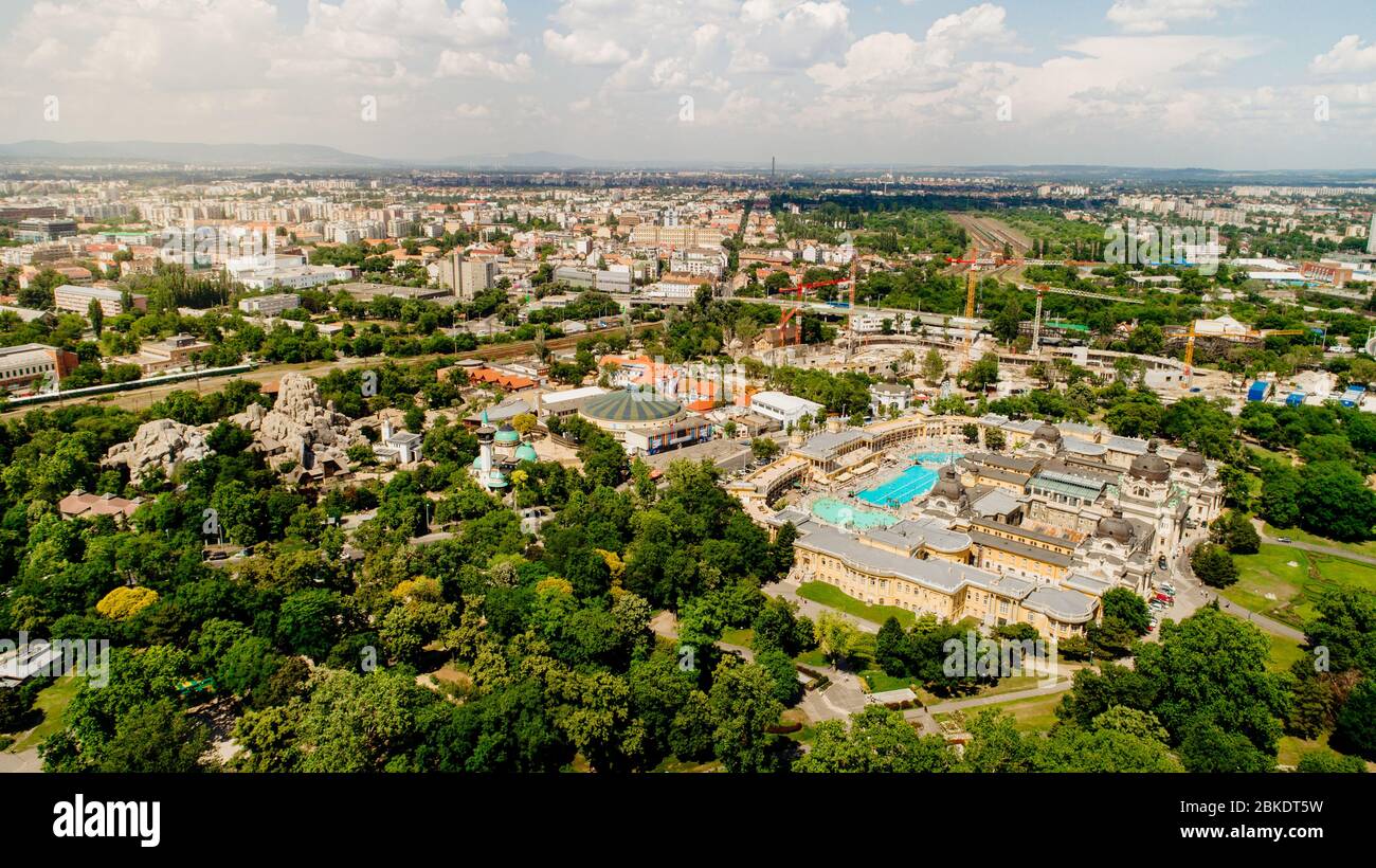 Bain médicinal Szechenyi à Budapest, Hongrie.plus grand bain thermal d'Europe.sources thermales eau d'approvisionnement.piscine publique à Budapest.vue aérienne de l'ic Banque D'Images
