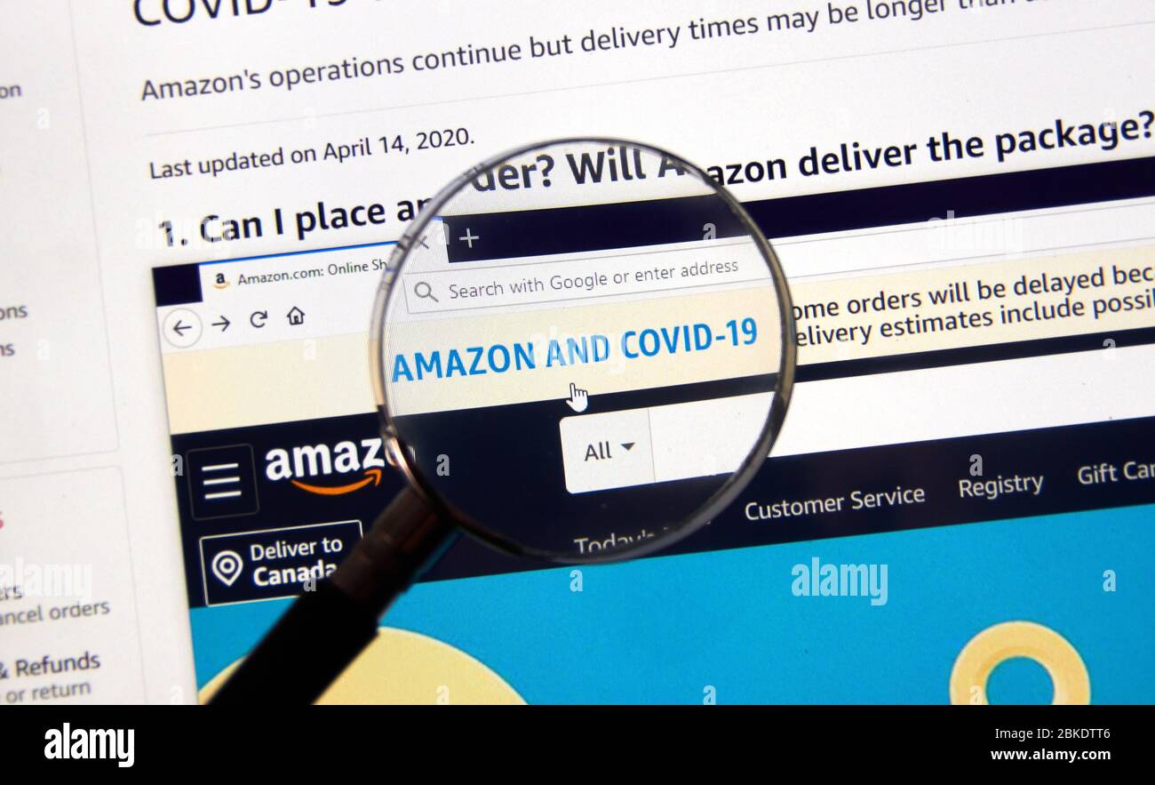 Montréal, Canada - 26 avril 2020 : informations sur Covid 19 et Coronavirus sur le site Web d'Amazon. Amazon est un technolog de conglomérat américain multinational Banque D'Images