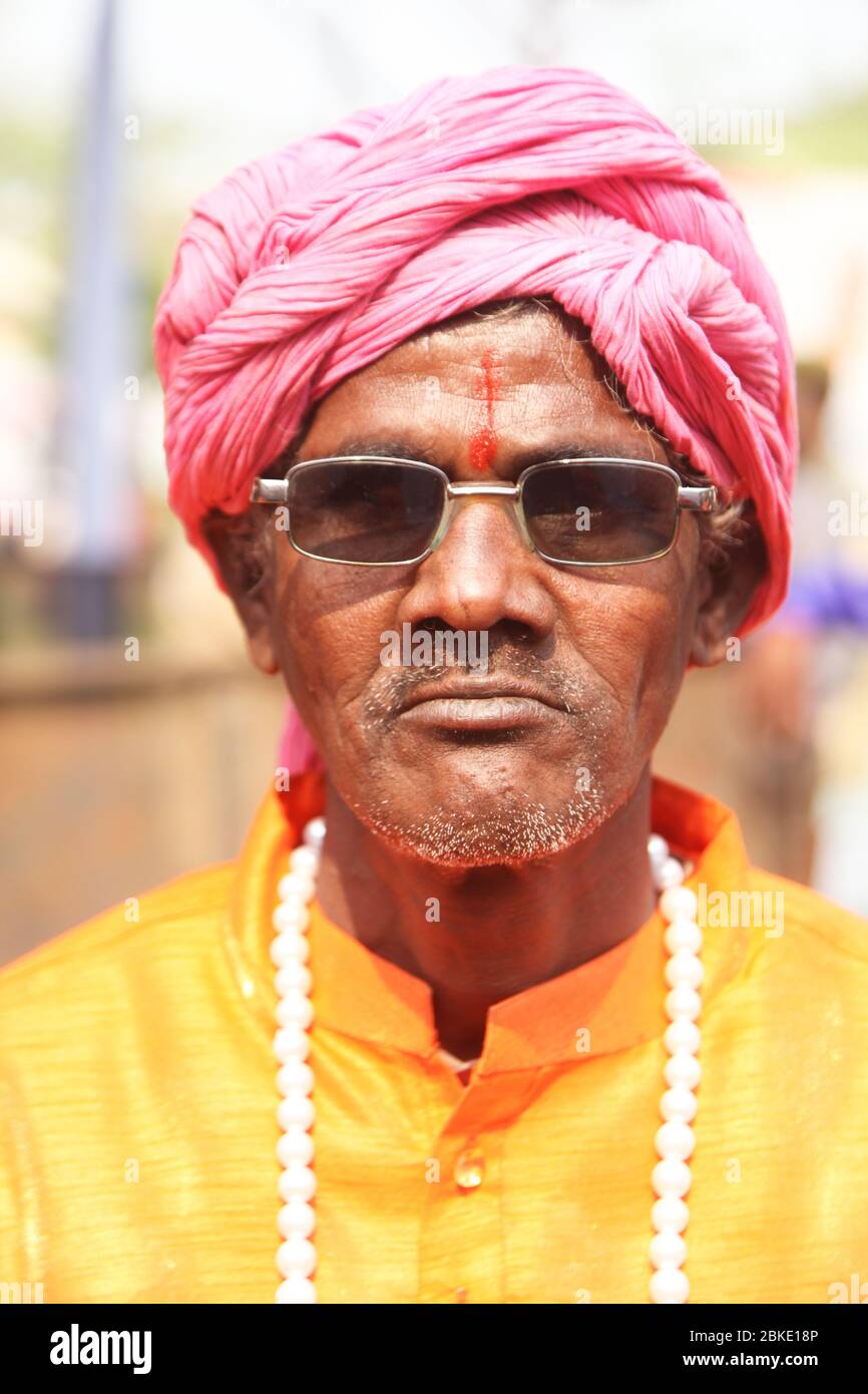 Indian Baba Swami Sadhu Holyman Saddhu devant le temple Haridwar, Varanasi, Rishikesh, Inde (photo Copyright © par Saji Maramon) Banque D'Images