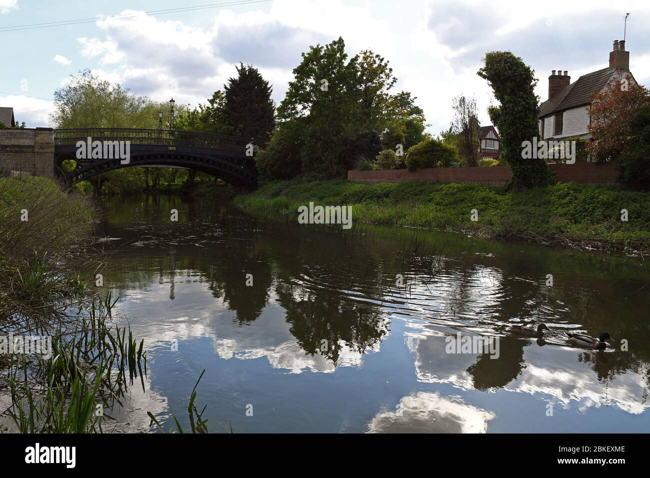 Newport Pagnell Iron Bridge au-dessus de la rivière Ouse Bucks Banque D'Images