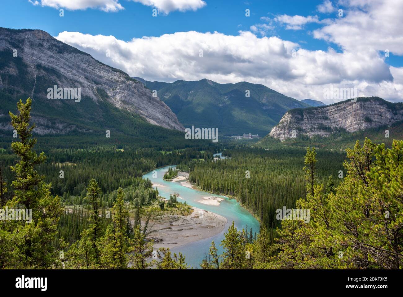 Vue aérienne de la vallée de la rivière Bow, parc national Banff, Alberta, Canada Banque D'Images