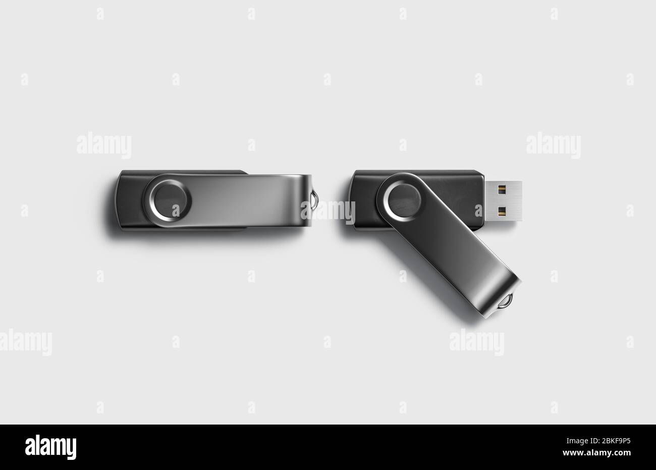 Maquette de clé usb noire vierge ouverte et fermée, isolée Banque D'Images