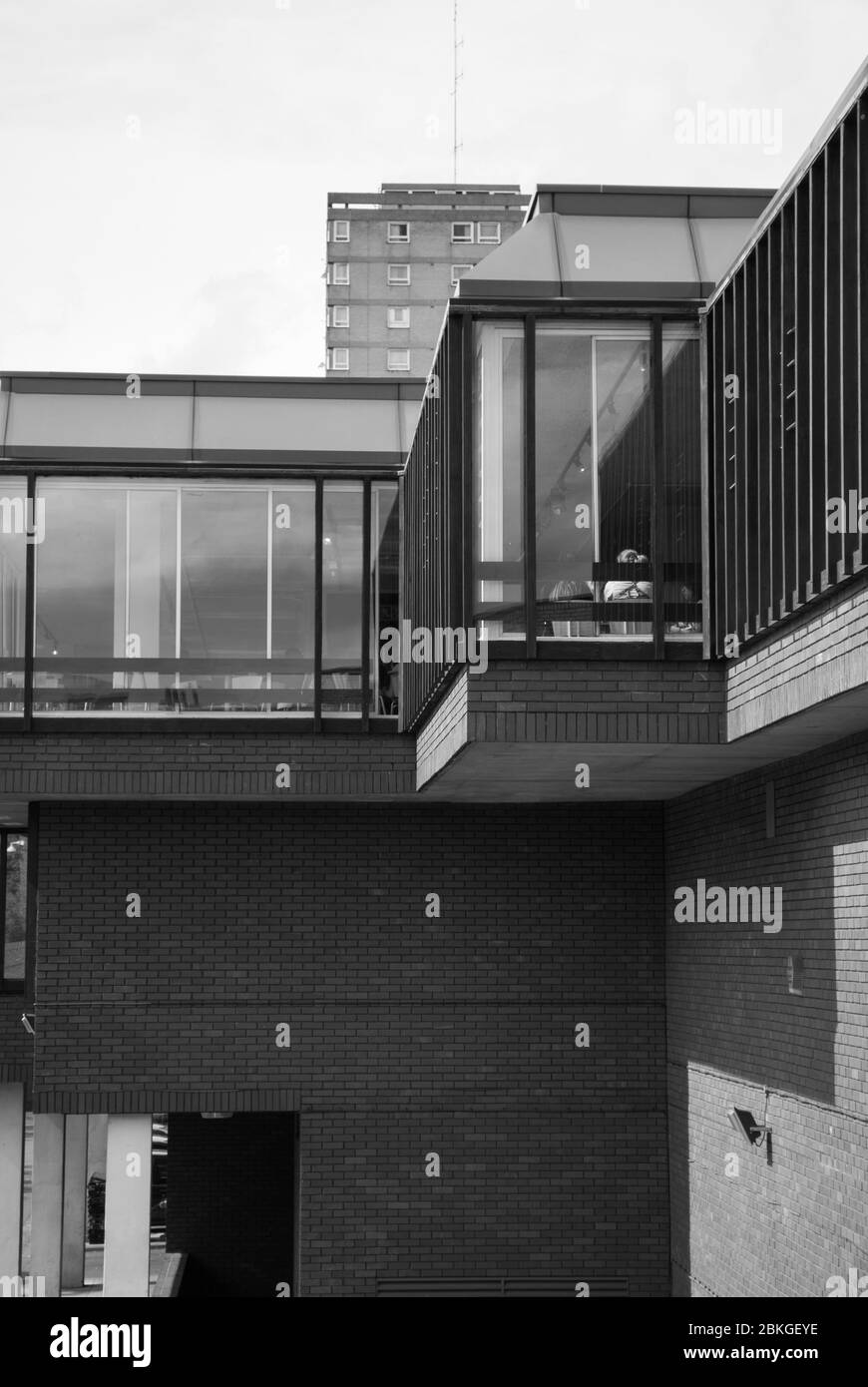 Ealing Hammersmith West London College 9 Gliddon Rd, Hammersmith, London W14 9BL par Bob Giles London County Council Architects Department Banque D'Images