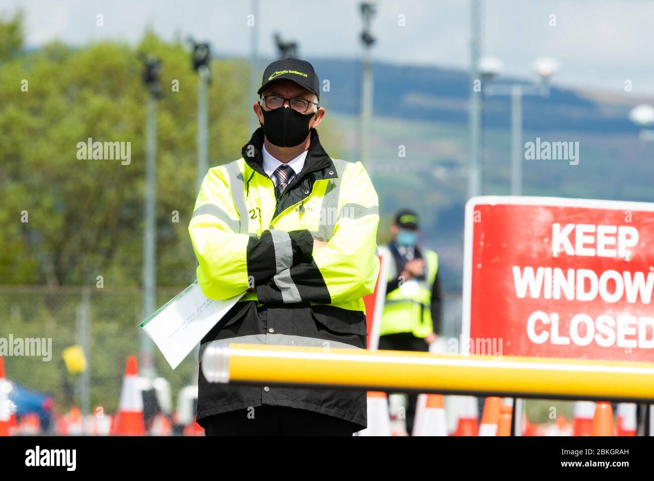 Glasgow, Écosse, Royaume-Uni. 4 mai 2020. Les tests de coronavirus à l'aéroport de Glasgow dans le parking à long séjour se poursuivent à un rythme régulier sans aucune preuve de la mise en file d'attente à l'heure du déjeuner aujourd'hui crédit: Kay Roxby/Alay Live News Banque D'Images