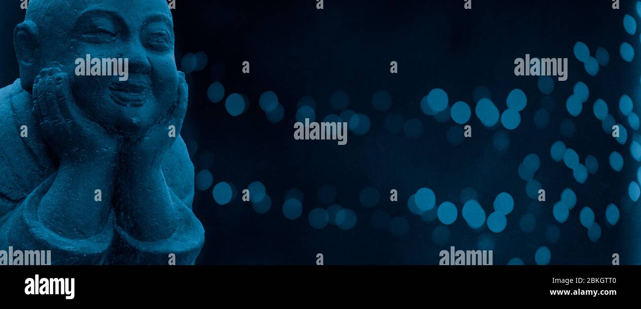 Bleu Smiling Happy Budha wth bokeh, fond d'écran, fond d'écran. Banque D'Images