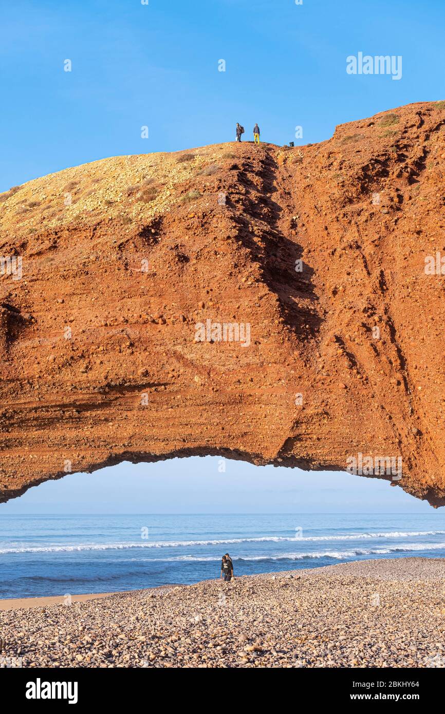 Maroc, région de Guelmim-Oued noun, plage de Sidi Ifni, arche naturelle Banque D'Images