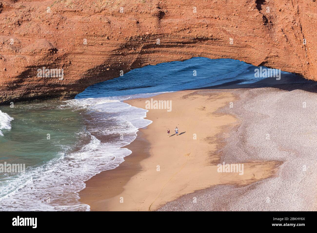 Maroc, région de Guelmim-Oued noun, plage de Sidi Ifni, arche naturelle Banque D'Images