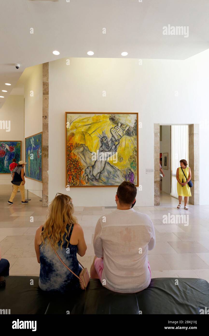 France, Alpes Maritimes, Nice, Musée National de Marc Chagall par l'architecte André Hermant et créé à l'initiative d'André Malraux, salle des peintures du message biblique, Moïse recevant les tablettes de la Loi Banque D'Images