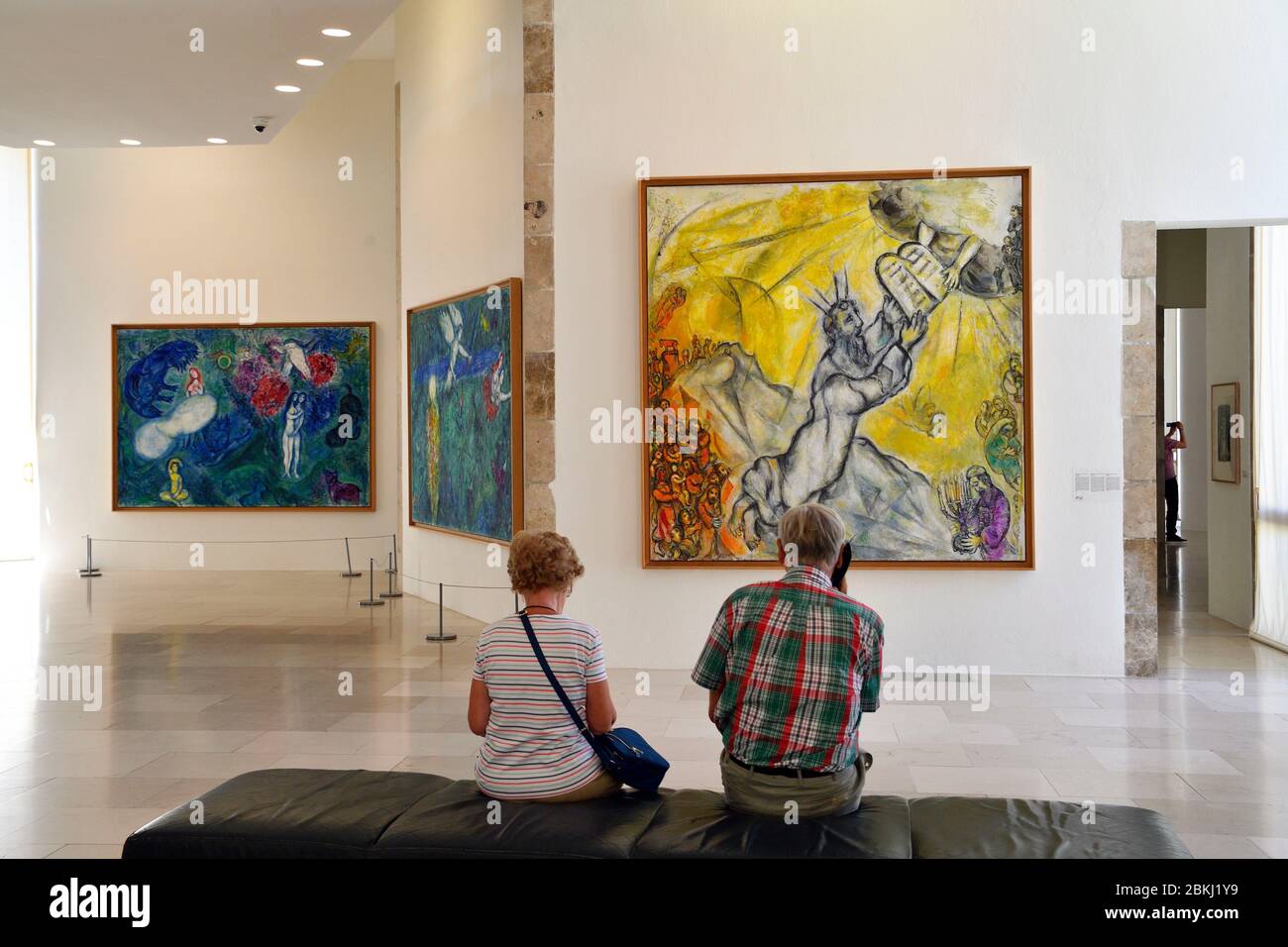 France, Alpes Maritimes, Nice, Musée National de Marc Chagall par l'architecte André Hermant et créé à l'initiative d'André Malraux, salle des peintures du message biblique, Moïse recevant les tablettes de la Loi Banque D'Images