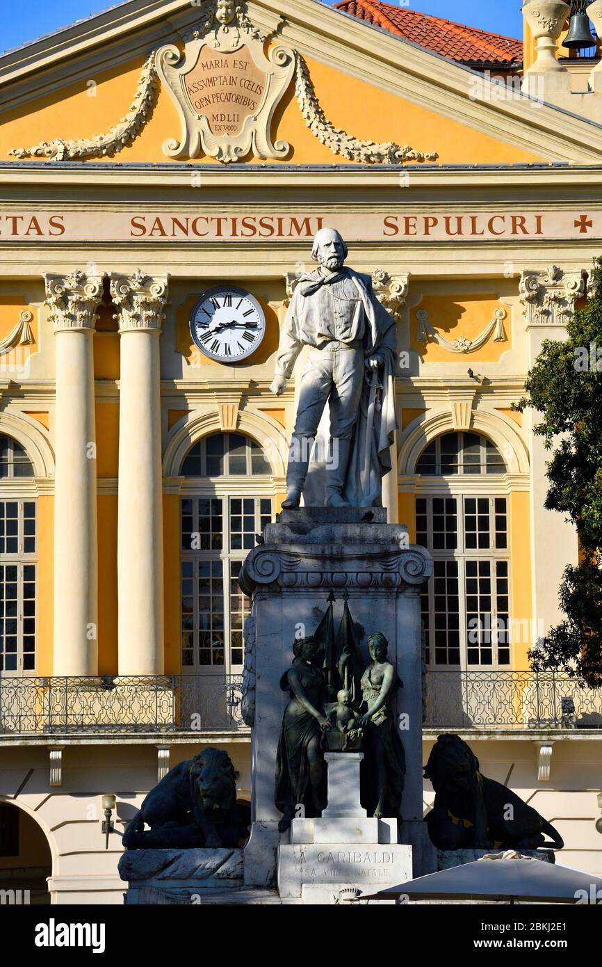France, Alpes Maritimes, Nice, vieille ville, place Garibaldi, statue de Giuseppe Garibaldi, inaugurée en 1891, œuvre de sculpteurs et Gustave Antoine Etex Deloye devant la chapelle du Saint-Sépulcre Banque D'Images