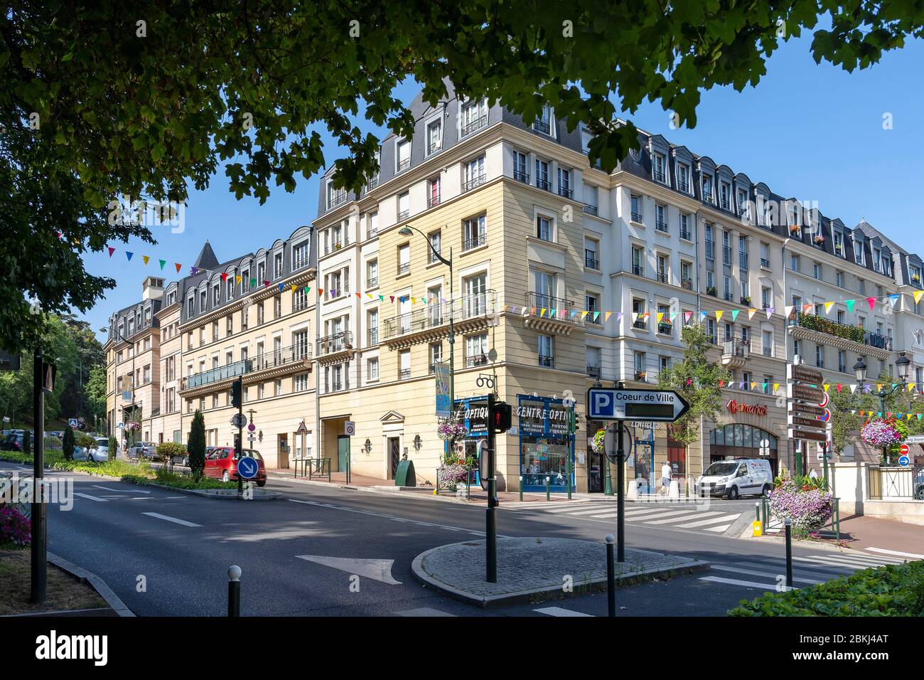 France, hauts de Seine, le Plessis-Robinson, Avenue Charles de Gaulle, Grand place Banque D'Images