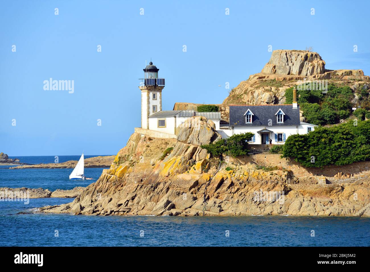 La France, Finistère, la baie de Morlaix, Carantec, l'île Louet et son phare Banque D'Images