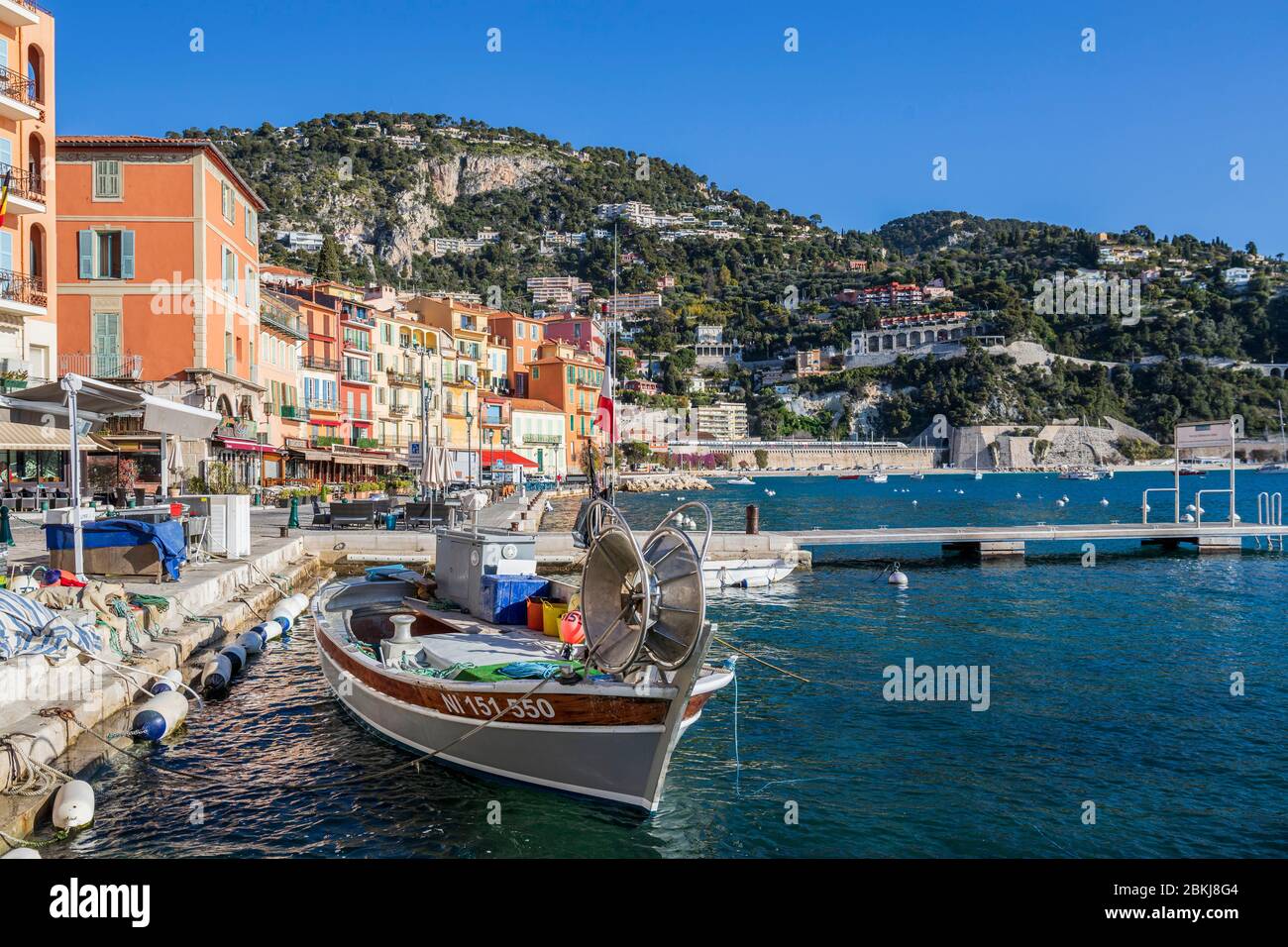 France, Alpes-Maritimes, Villefranche-sur-Mer, Port de la Santé et façades  colorées sur le quai de l'amiral Courbet Photo Stock - Alamy