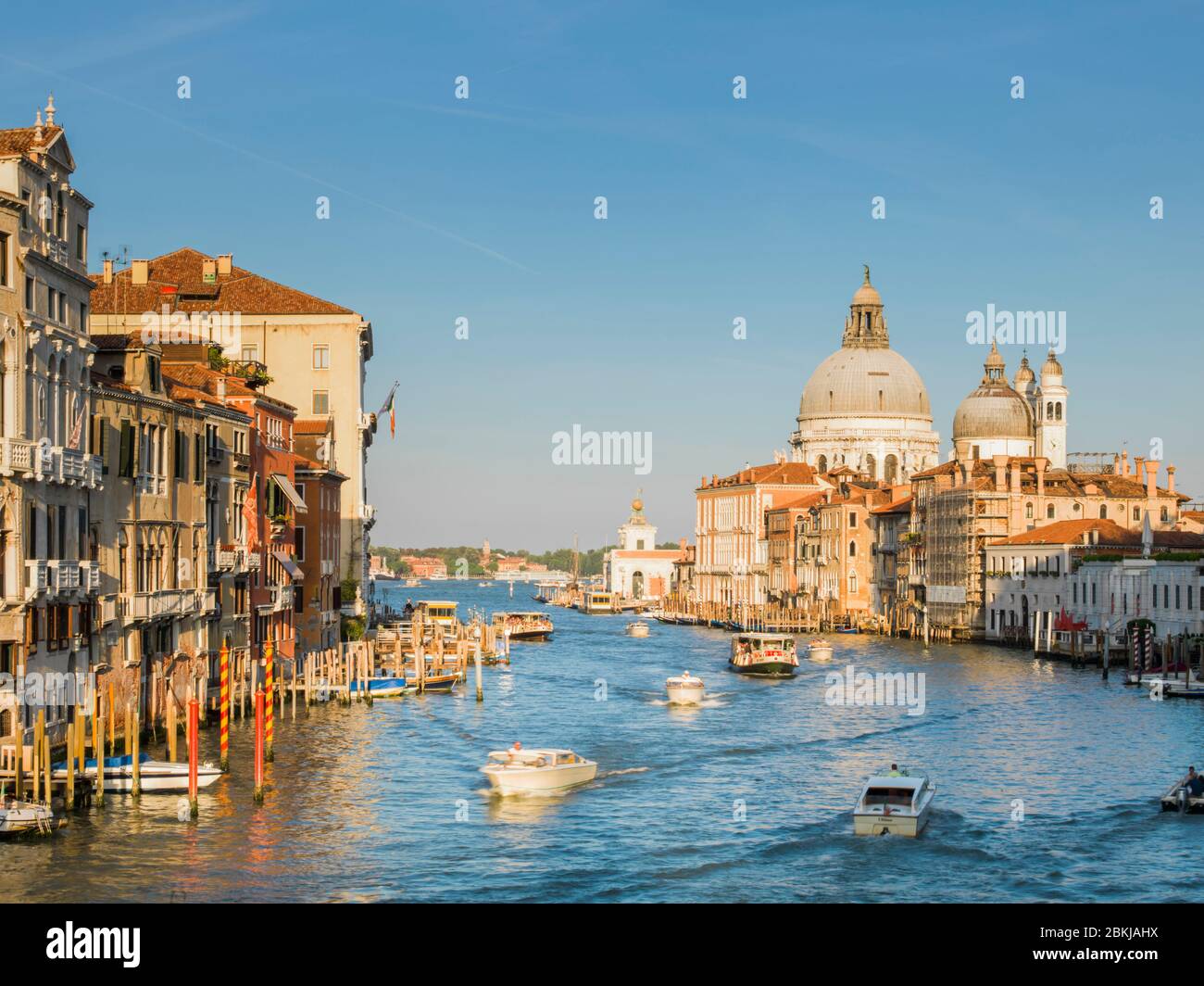 Italie, Vénétie, Venise, Liste du patrimoine mondial par l'UNESCO, le Grand Canal et la Basilique de Sainte Marie de la Santé Banque D'Images