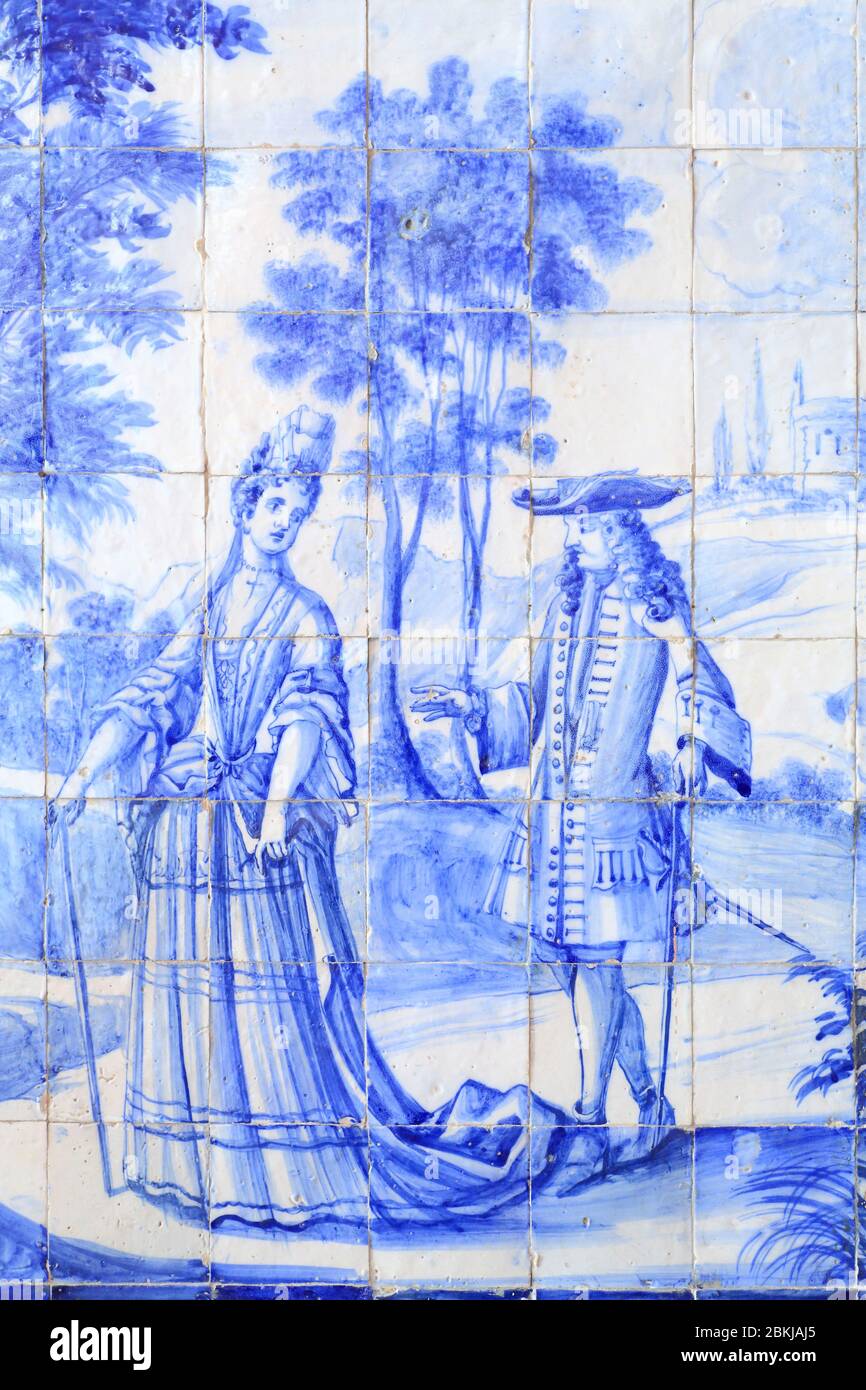 Portugal, Lisbonne, Xabregas, Palácio de Xabregas, palais privé du XVIIe et XVIIIe siècle, azulejos s'élevant à partir d'aristocrates qui se promenent dans un jardin Banque D'Images