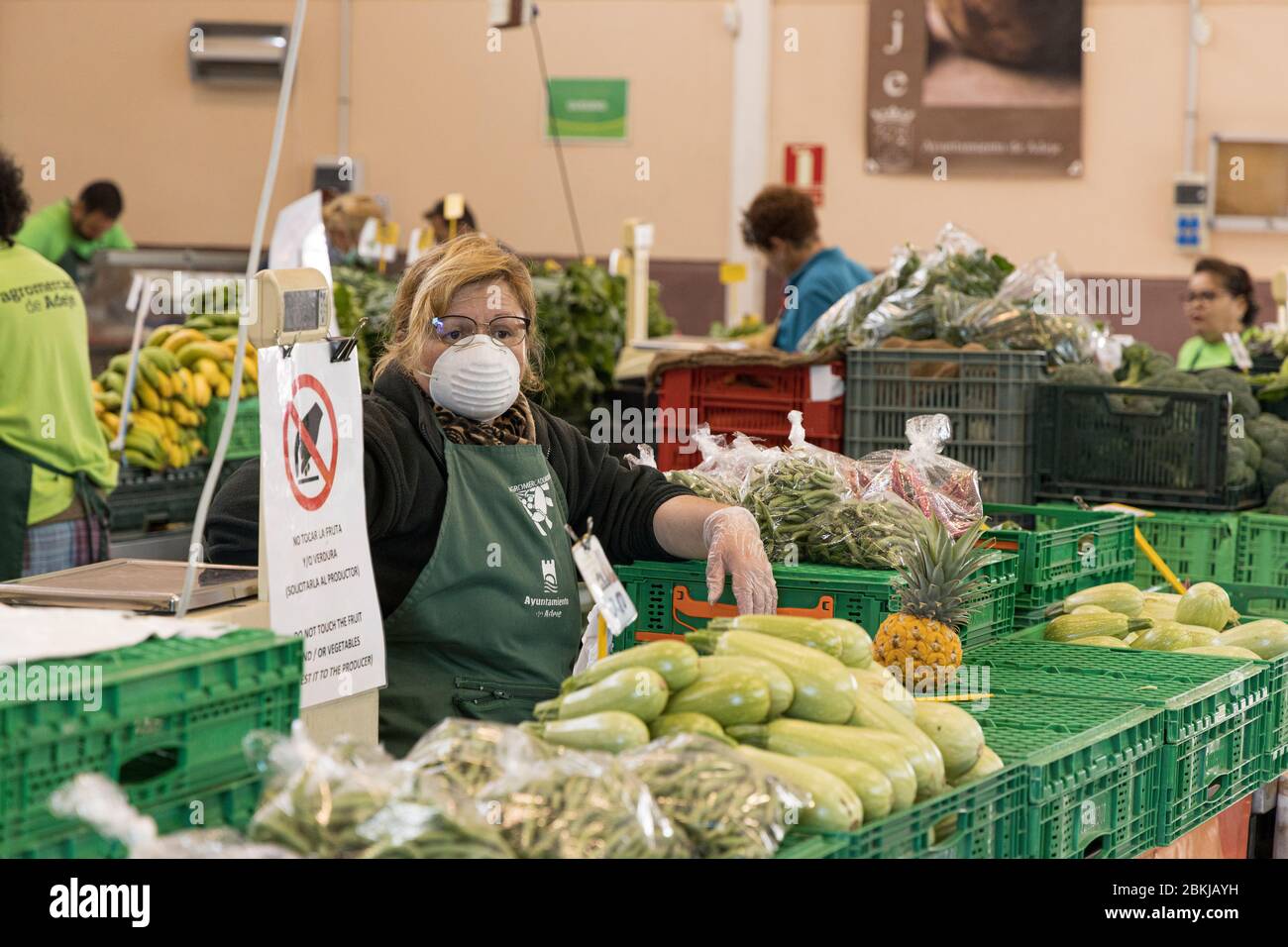 Adeje marché agricole pendant le covid 19 dans la station touristique de Costa Adeje, Tenerife, îles Canaries, Espagne Banque D'Images